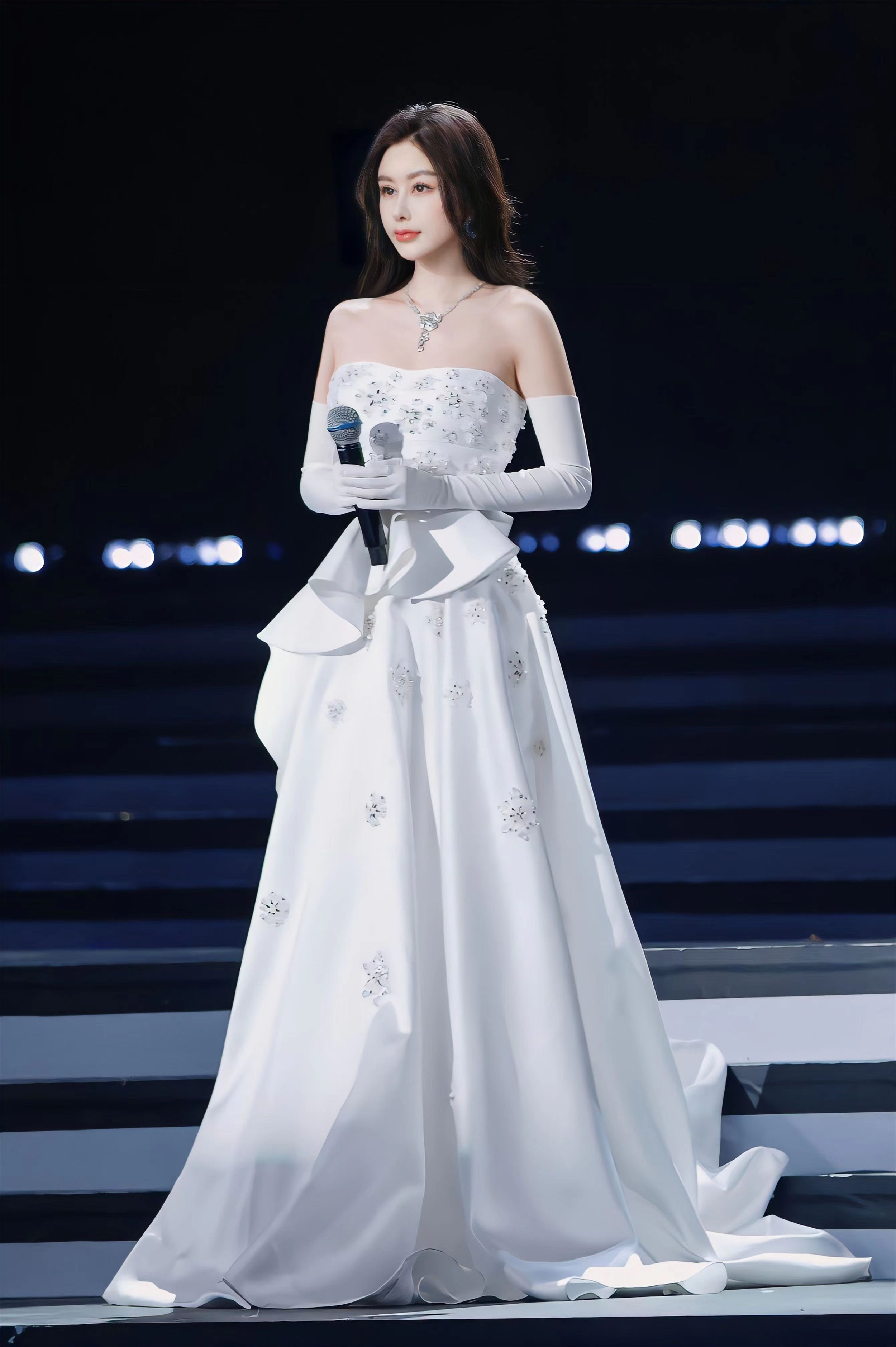 ug7i4m">赵恩彤,女,1998年4月25日出生于黑龙江哈尔滨,中国内地女演员