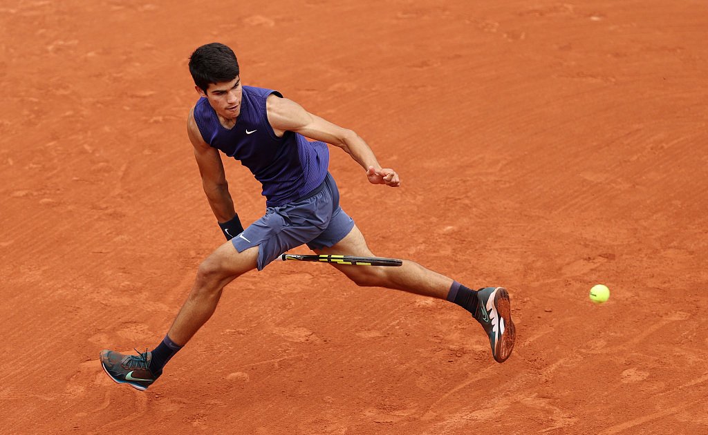  p>卡洛斯·阿尔卡拉斯(carlos alcaraz),2003年5月5日出生于西班牙 a