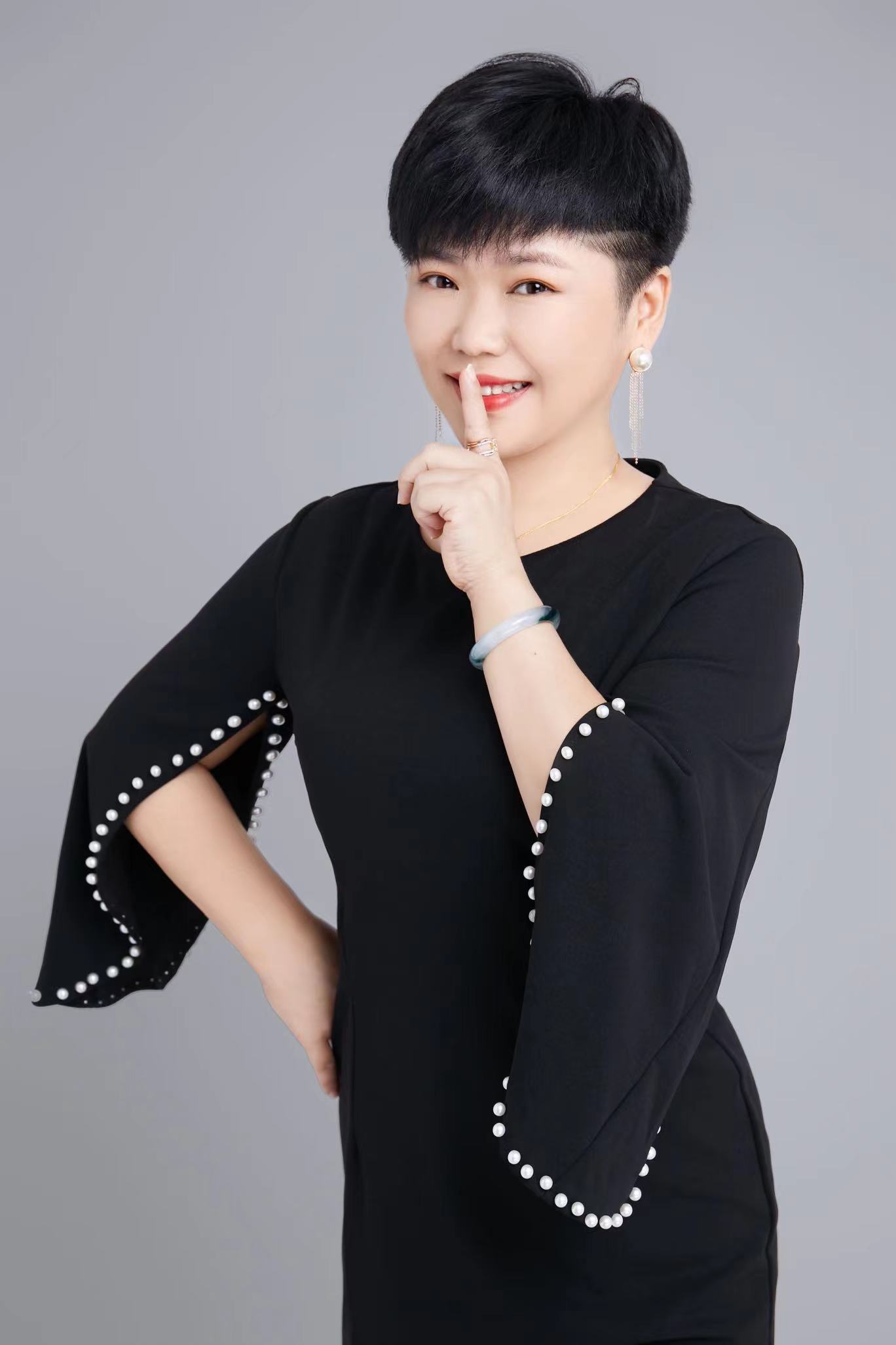 李洁