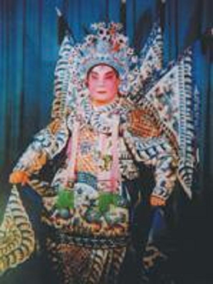  p>卢启光, a target="_blank" href="/item/粤剧/330849" data-lemma