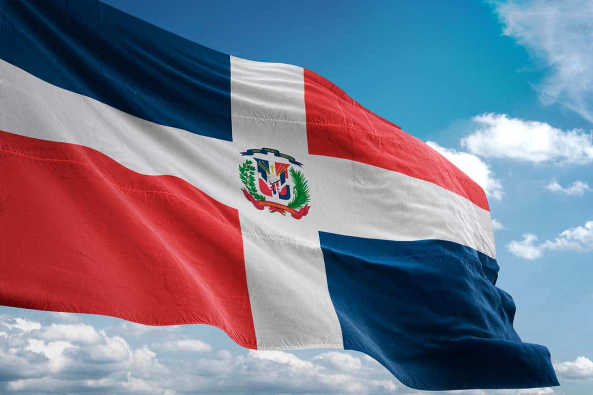  p>多米尼加共和国国旗(英语:the national flag of the dominican