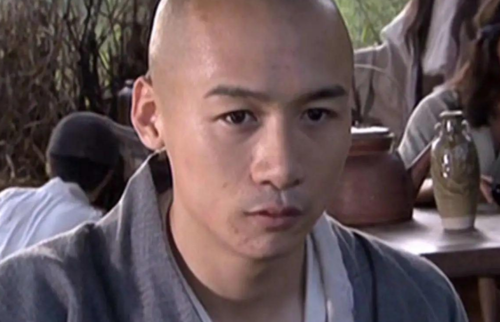“虚竹”高虎吸毒封杀后改行送外卖！息影八年不会复出_百科TA说