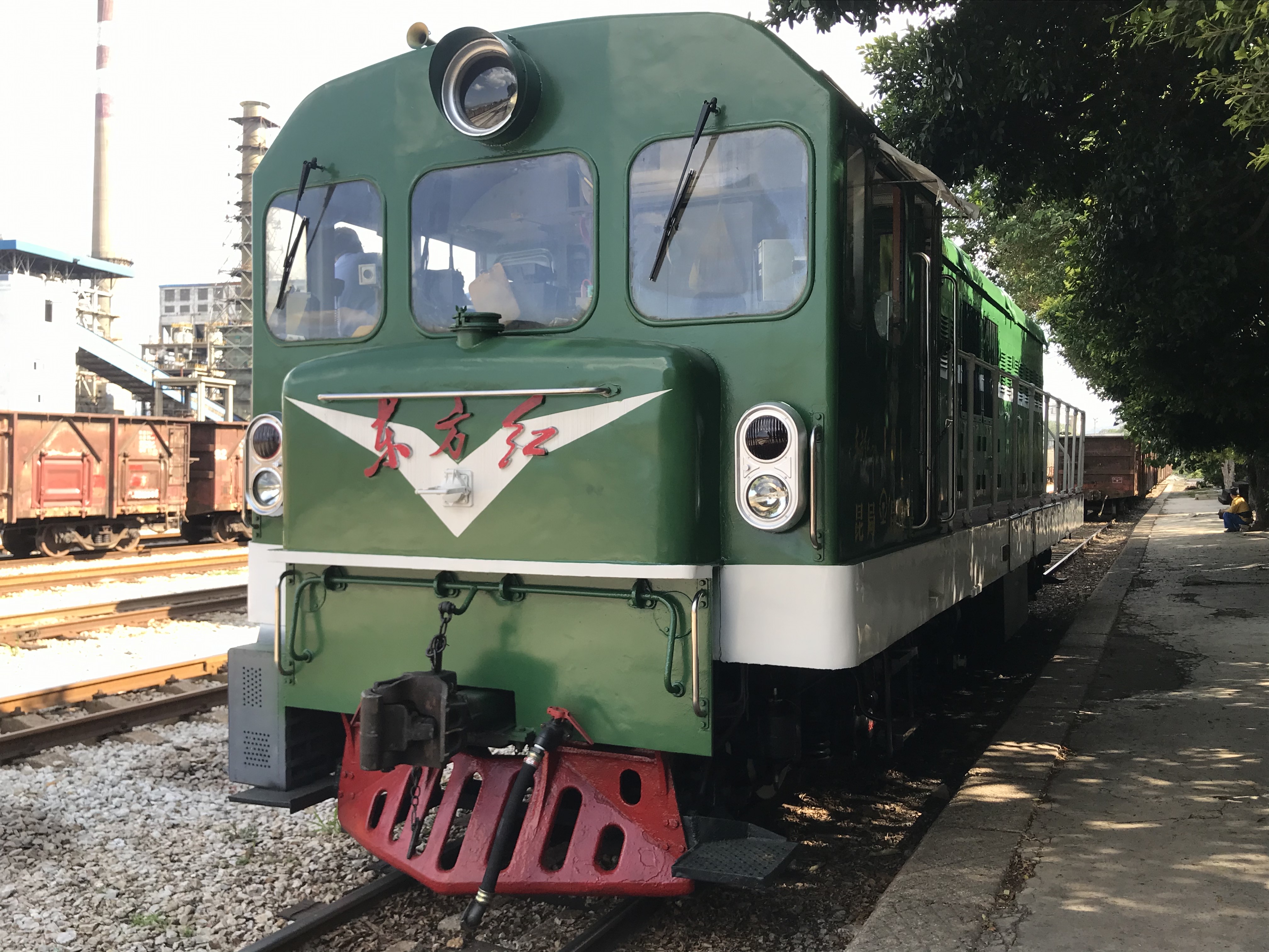 东方红21型内燃机车