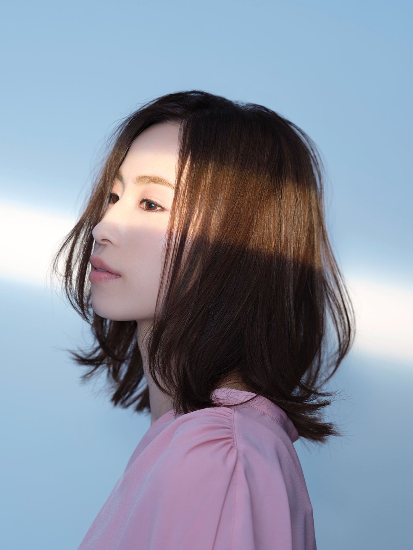 歌手,未出道前以mai uru的名义进行音乐活动,除样貌外,本名,年龄等