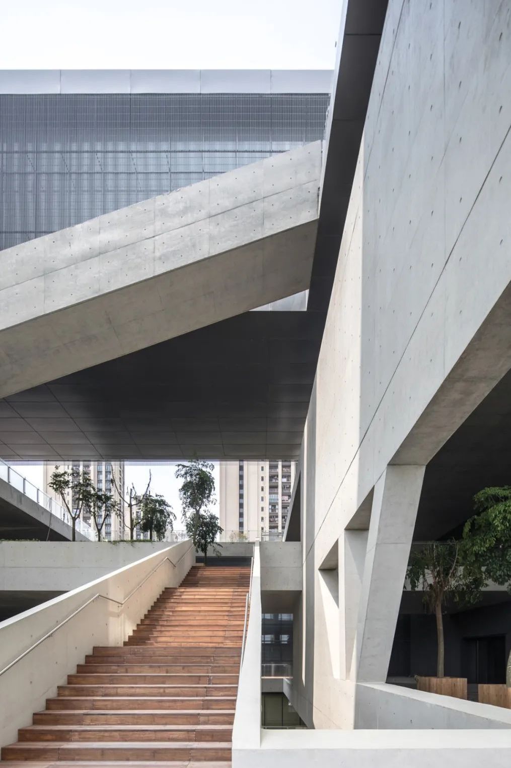  p>坪山美术馆,位于坪山文化聚落北区,是深圳重要的公共文化设施.