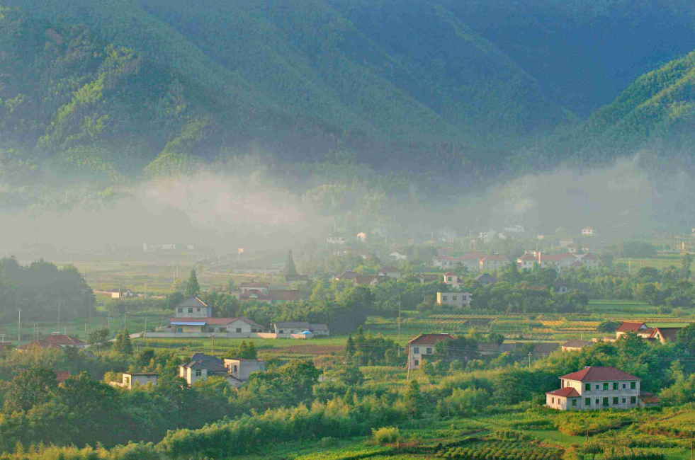  p data-id="gnx6j46mc6">报福镇,隶属于浙江省湖州市安吉县,介于东经