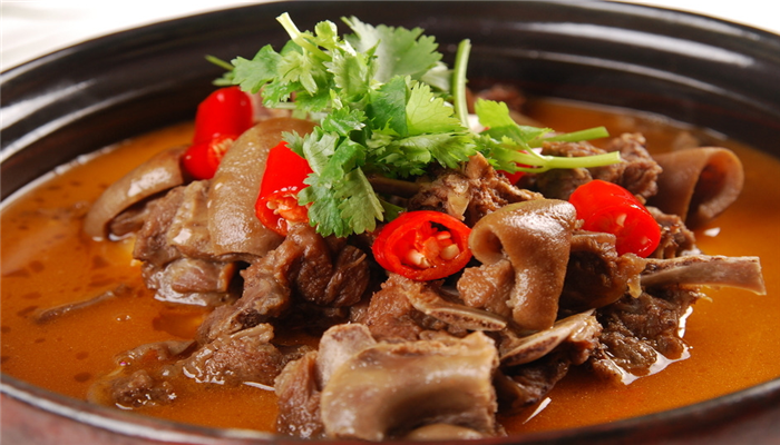  p>红焖羊肉,是 a target="_blank" href="/item/河南省新乡市/190021