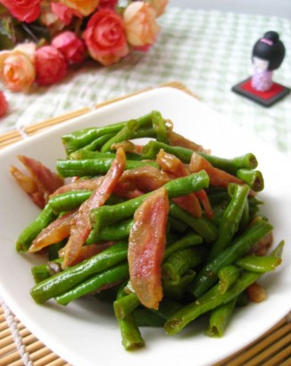 嫩豆角炒腊肠