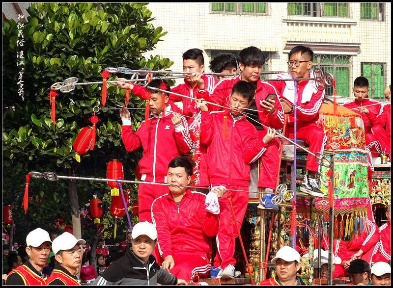 箭又称穿令,穿腮,是雷州半岛流传已久的一种年例敬拜祭祀神灵的一种傩