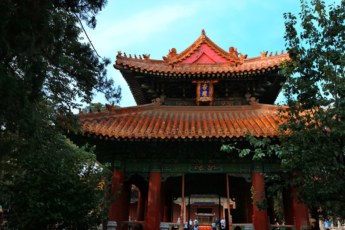 除了“勾心斗角”的特色建筑外，曲阜孔庙内还有两样绝世孤品_百科TA说