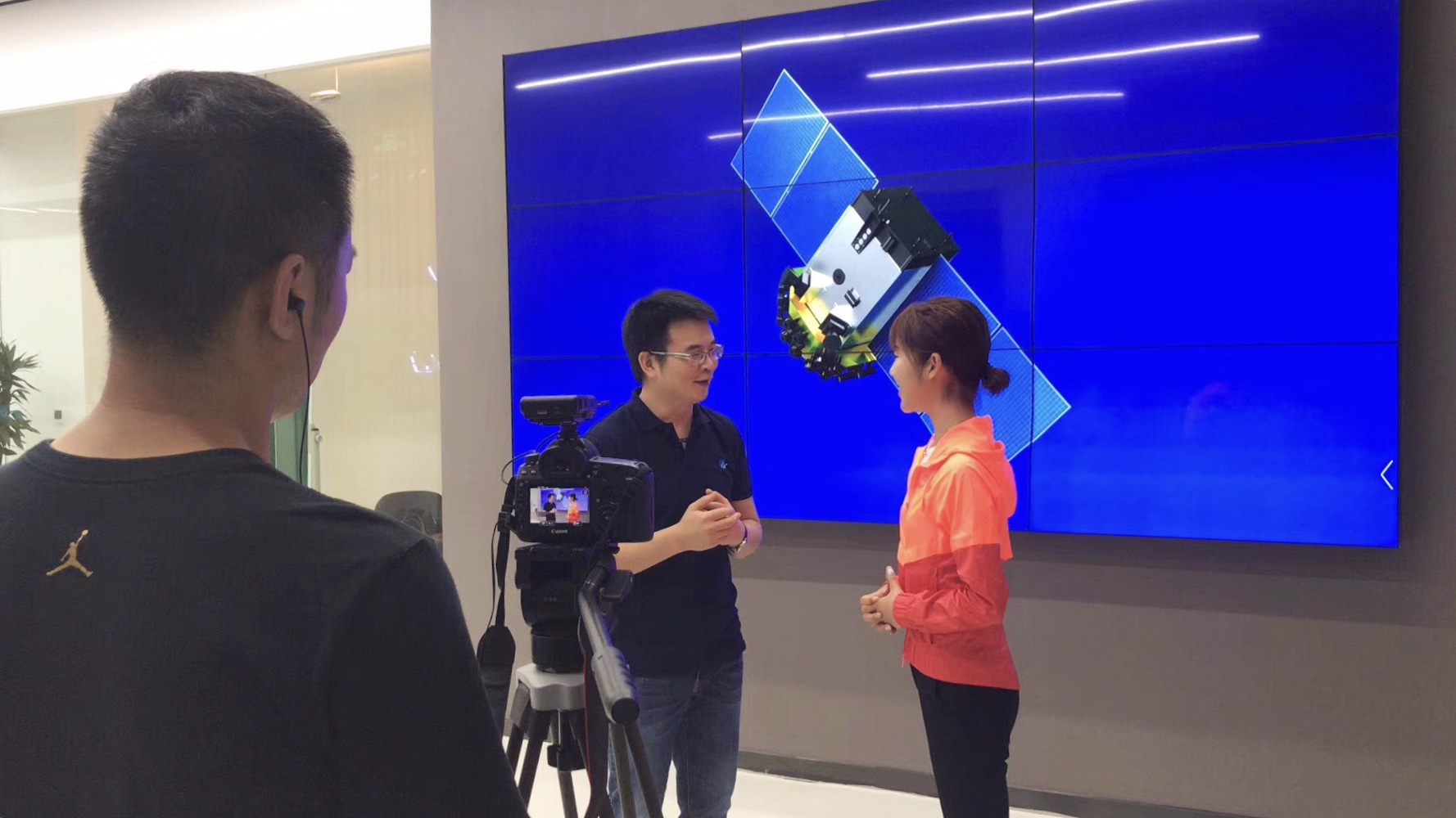 id="gnaqza7zjd">雷诗情,艺名:雷茜(lei xi),1994年3月2日出生于湖南