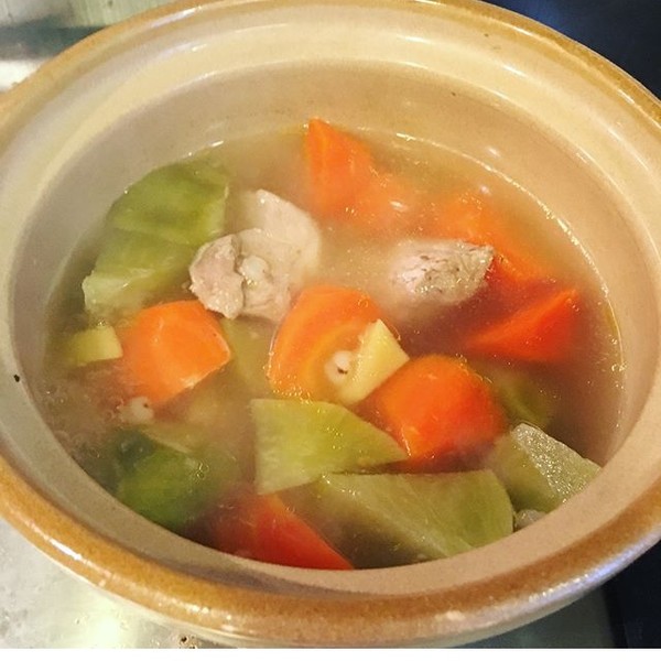 青红萝卜煲龙骨