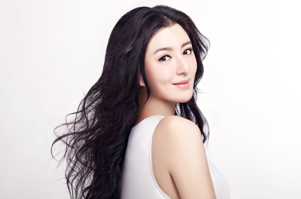  p>陈廷嘉 i>(原名陈丽丽) /i>,生于江苏省江阴市,中国大陆女演员