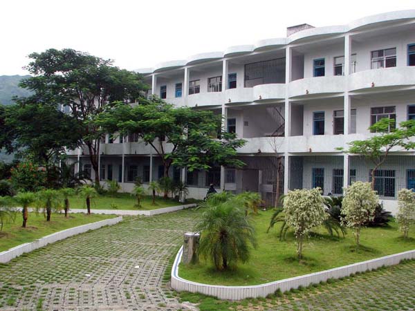  p data-id="gnx396do9s">饶平四中坐落于广东 a target="_blank"