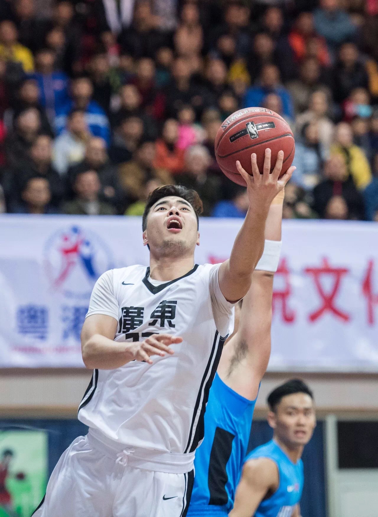  p>李翔,男,汉族,出生于中国 a target="_blank" href="/item/海南省