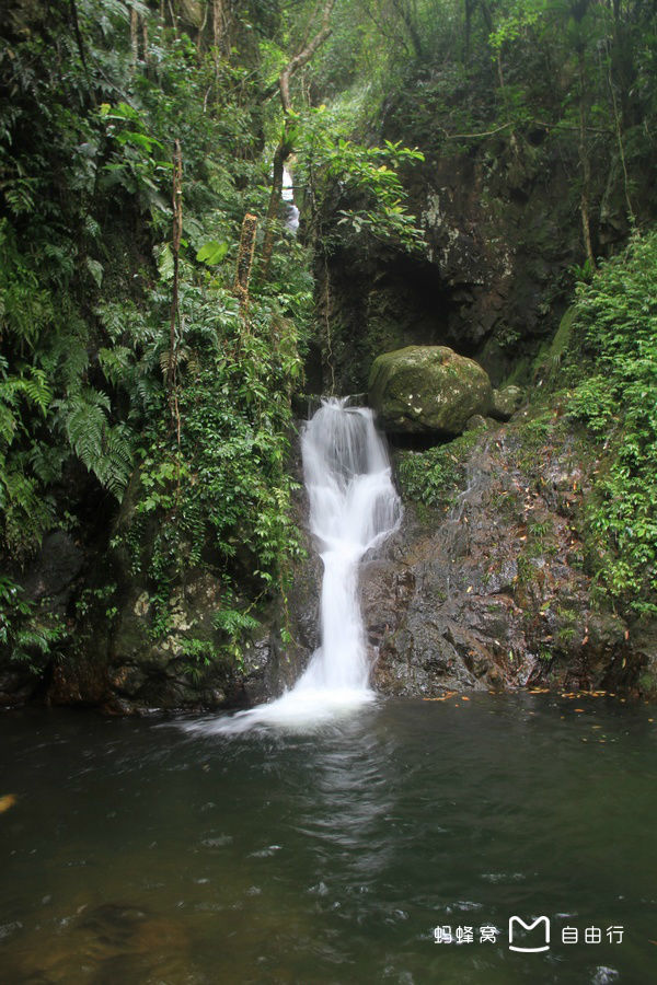  p>大帽山位于福建省龙海市白水镇,海拔794米,系闽南四大名山之一.