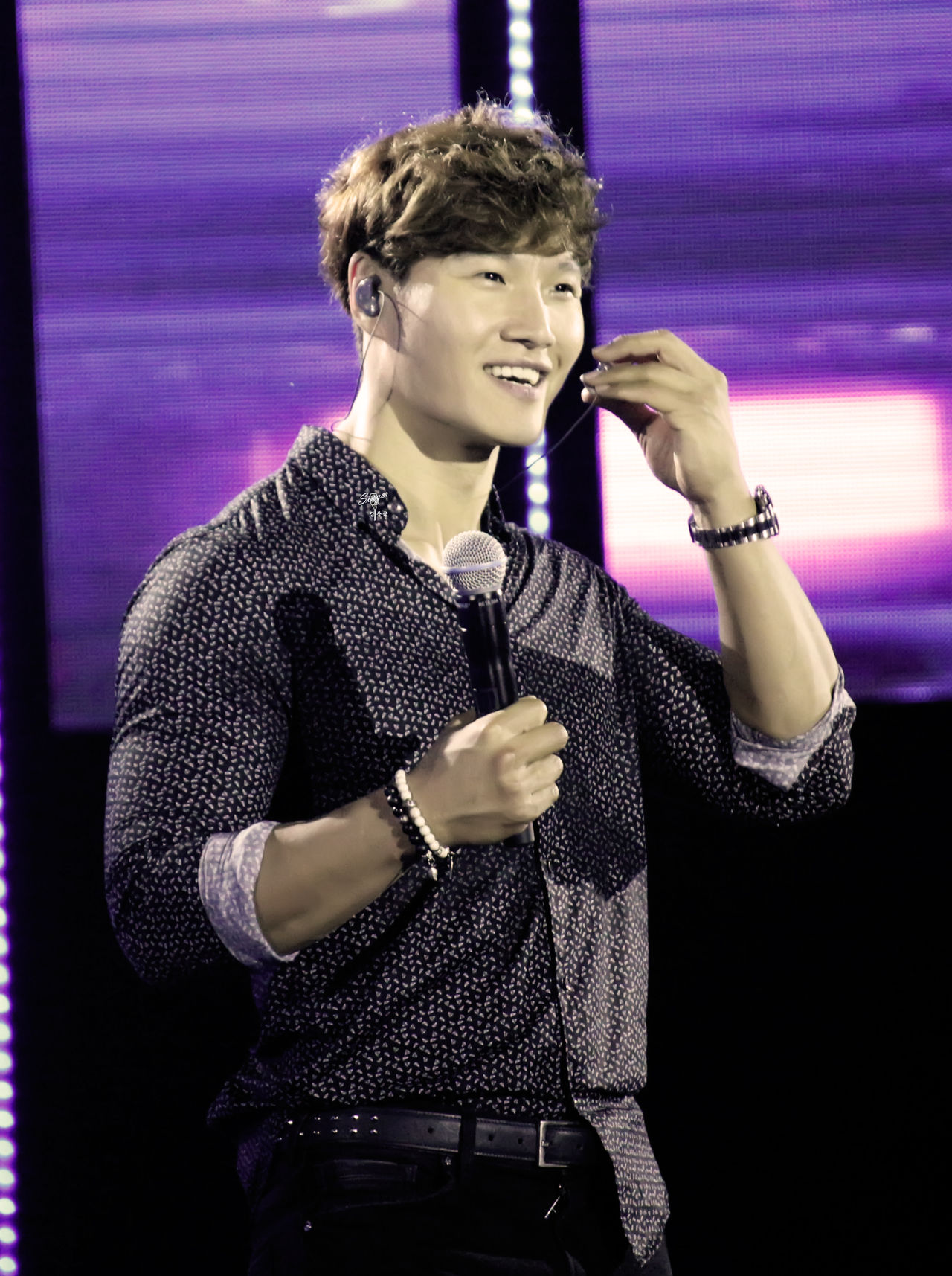  p>金钟国(          ,kim jong kook),1976年4月25日出生于韩国京畿