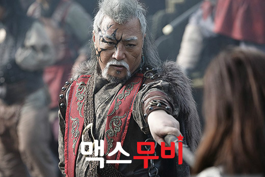  p>李璟荣 i>(         ) /i>,1960年12月12日生于韩国忠清北道,毕业