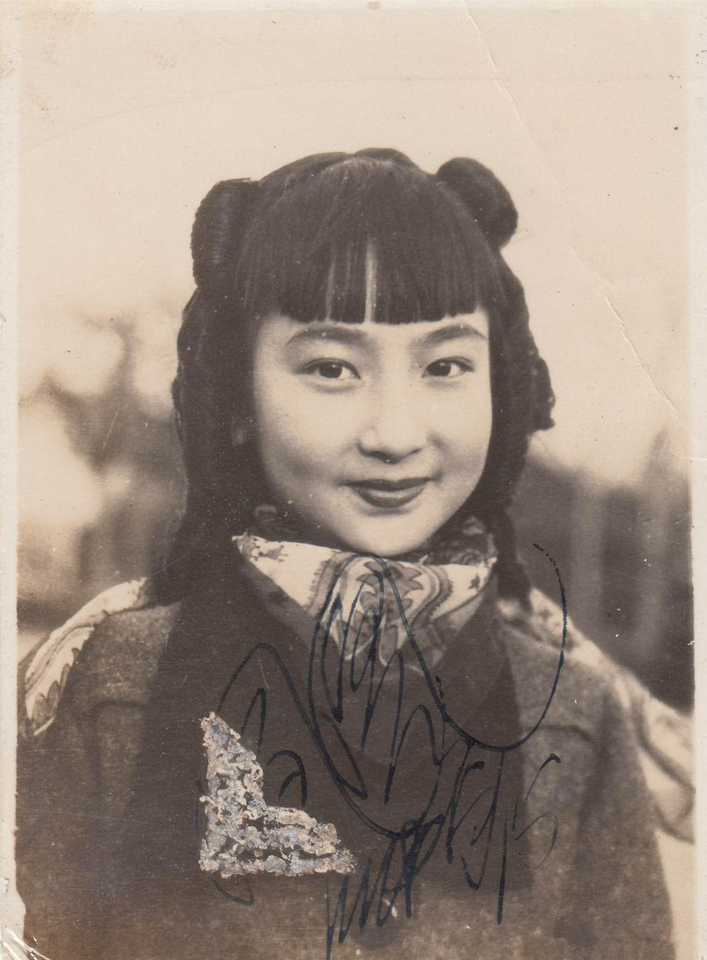 凤凰(1928年7月15日—2016年9月26日),本命严慧秀,中国早期电影女演员