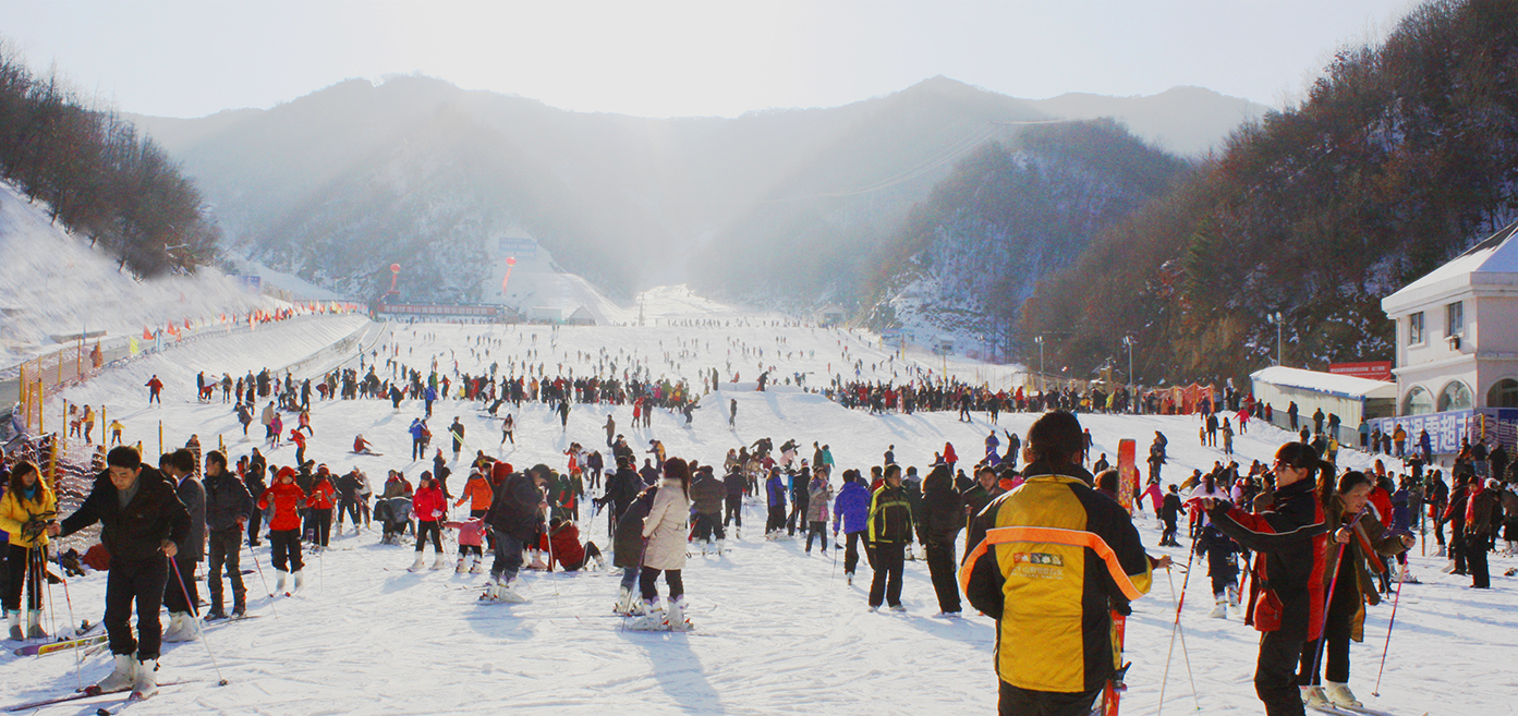 data-lemmaid="125712">洛阳 /a>伏牛山滑雪度假乐园位于 a target="