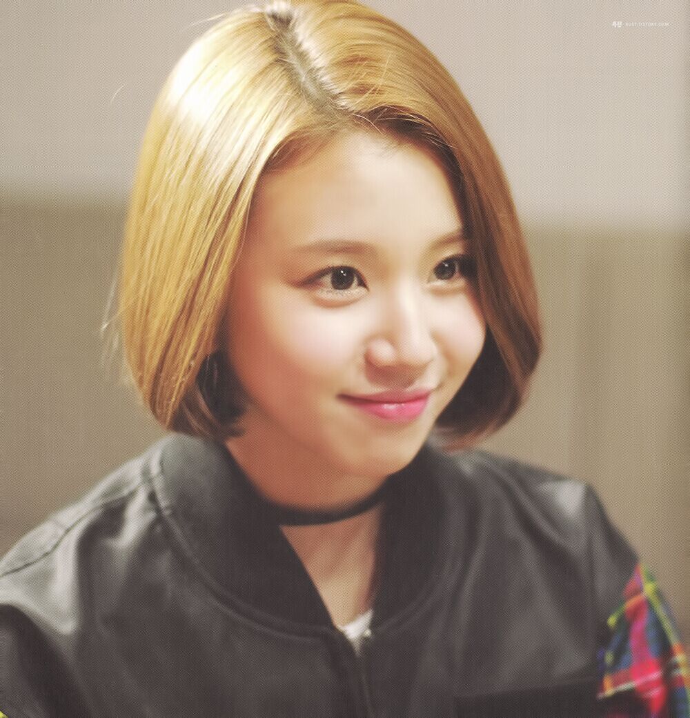  p>孙彩瑛,1999年4月23日出生于韩国首尔特别市江东区,韩国女歌手