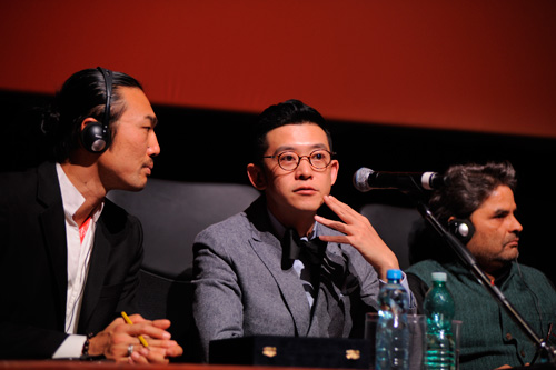 徐昂,1977年11月28日出生于北京,毕业于中央戏剧学院导演系1997级本科