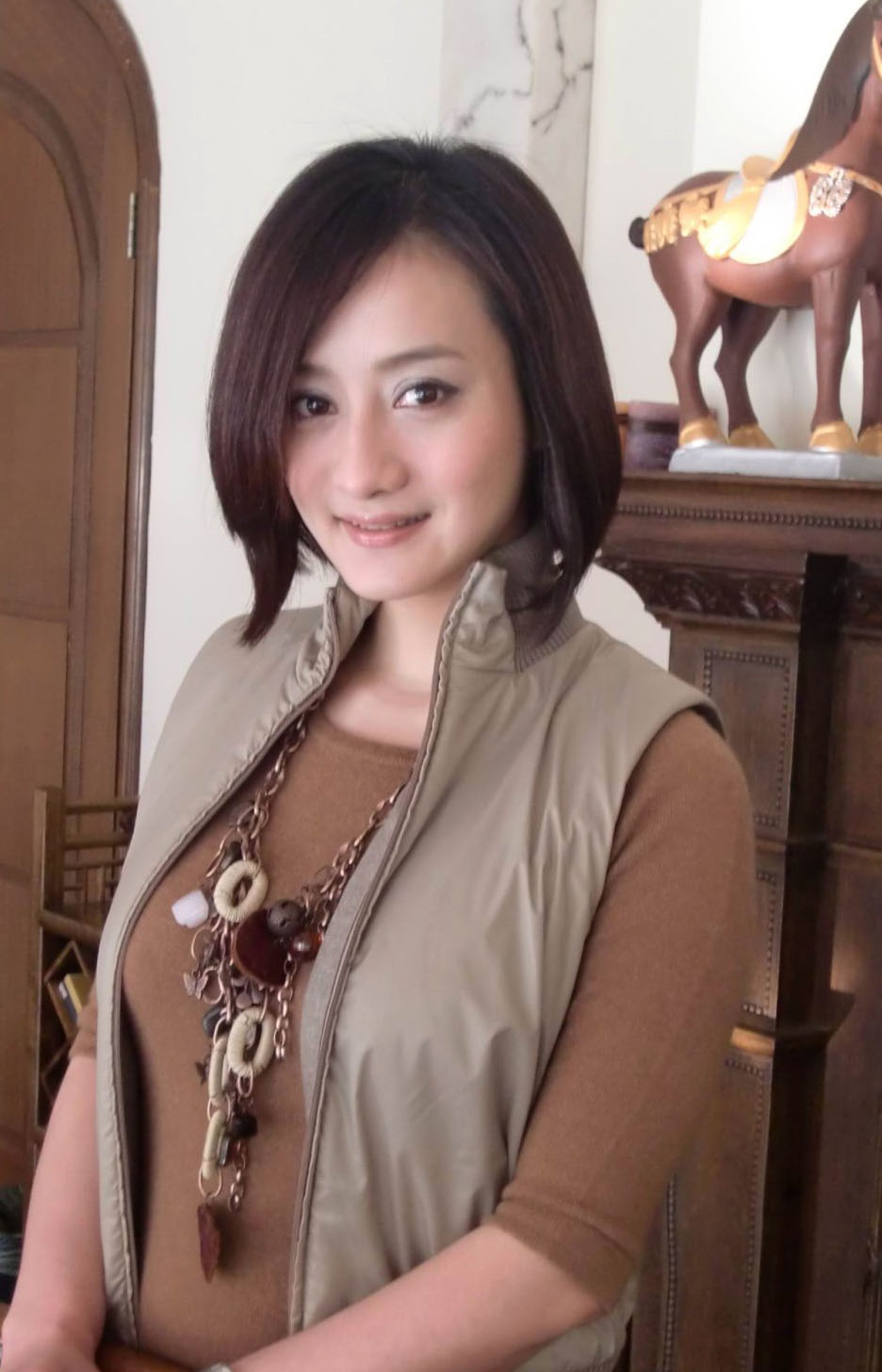 祖籍河南省平顶山市叶县,中国台湾影视女演员,歌手