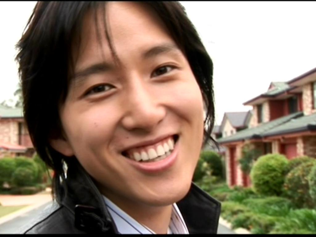  p data-id="gnx6o7f6zr">杨镇宇,男,1988年的