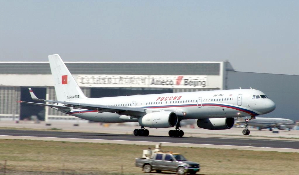 科学技术联合体(原前苏联的图波列夫设计局)研制的双发动机中程客机