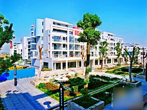 翠屏湾花园城位于江宁将军大道129号,东临