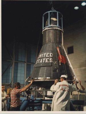  p>载人飞船(manned spacecraft) 能保障 a target="_blank" href="
