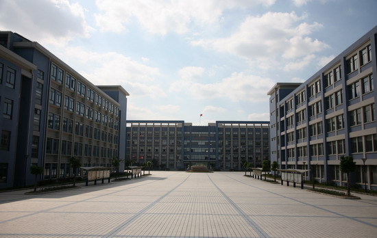  p>南京交通技师学院(南京交通中等专业学校)始建于1978年,隶属市交通
