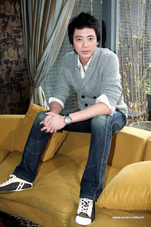  p>信(shin),本名苏见信,1971年5月14日出生于台湾省,中国台湾男歌手