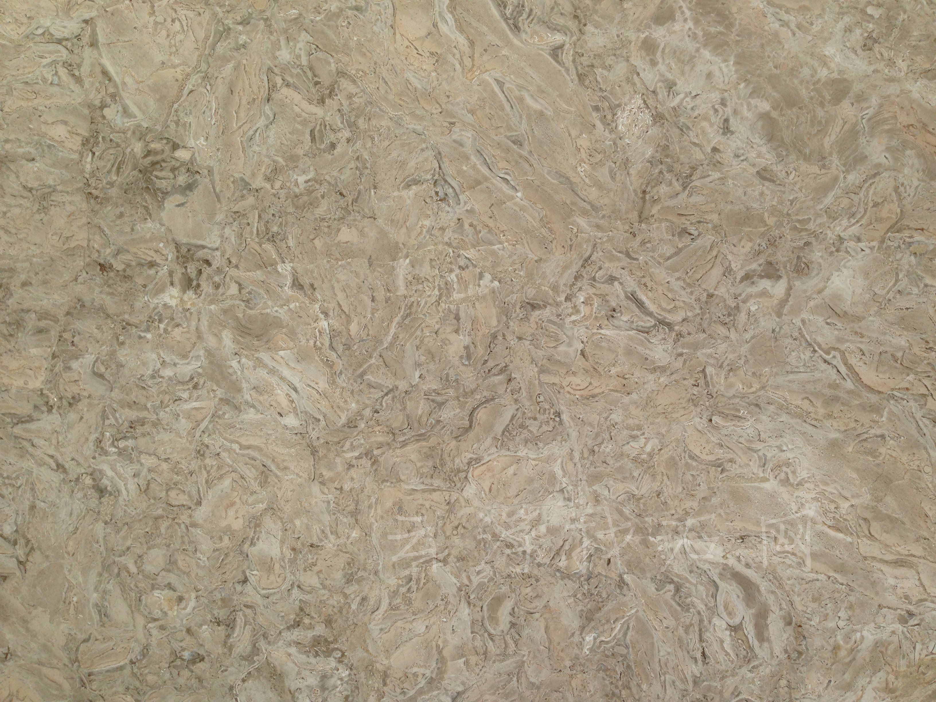  p>阿曼玫瑰(oman rose),是一种进口大理石,产自阿曼,底色是黄色,纹路