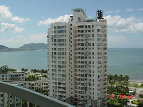  p data-id="gn41ccduob">黄金海岸度假公寓是海南恒迅房地产开发有限
