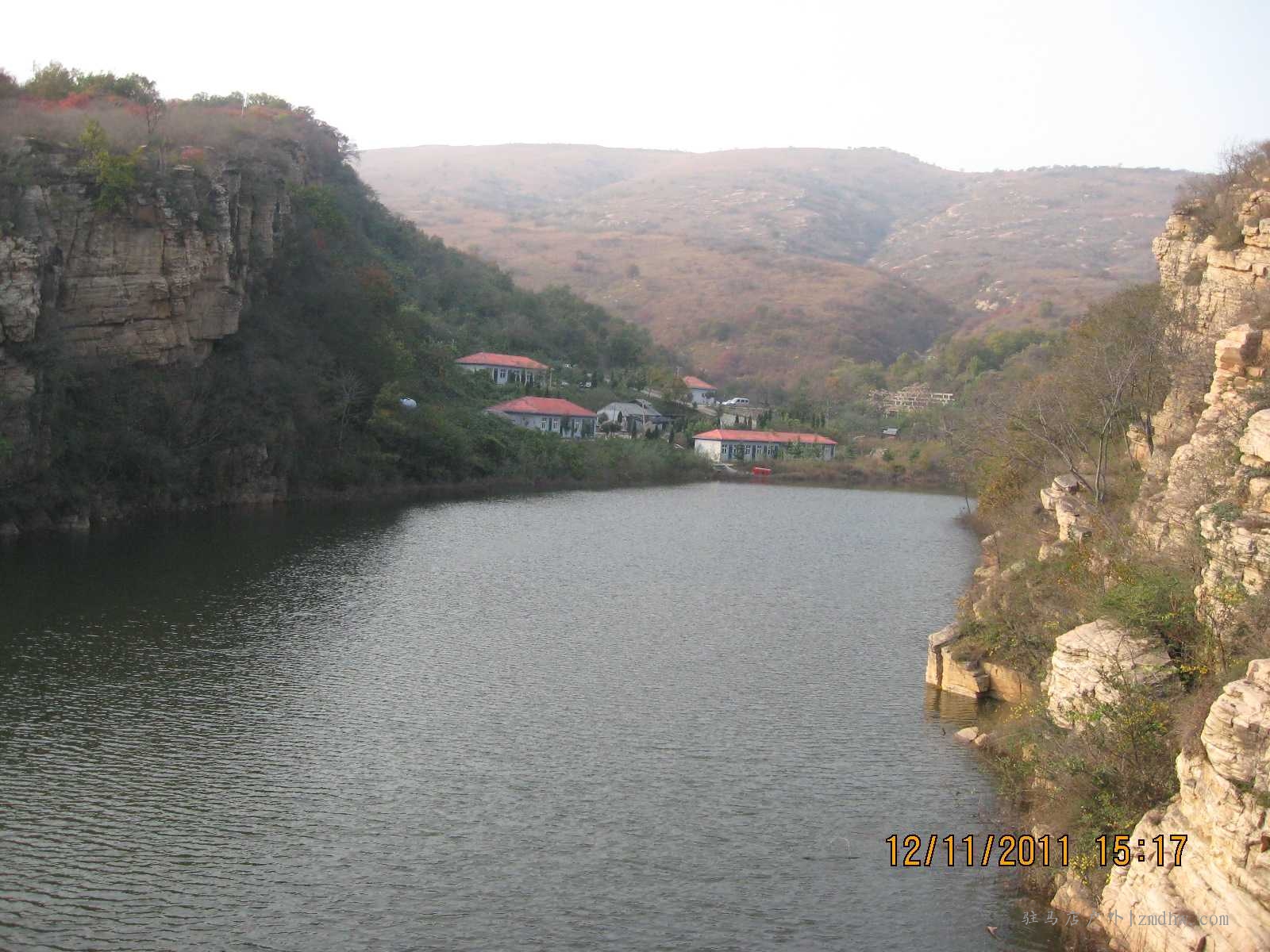 龙天沟自然风景区位于河南省 a target="_blank" href="/item/驻马店