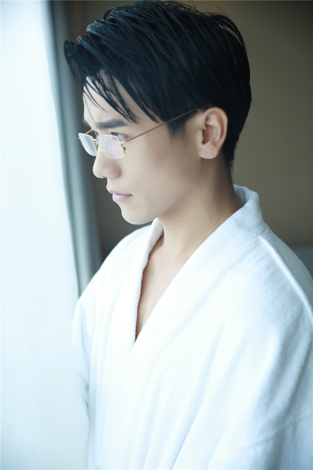 赵骏) /i>,1990年5月3日出生于江苏省扬州市,中国内地影视男演员,毕业