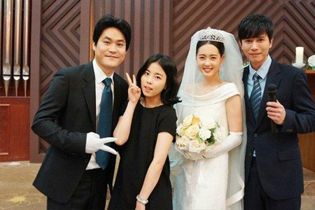  p>金成钧,1980年5月23日出生于韩国大邱.韩国男演员.