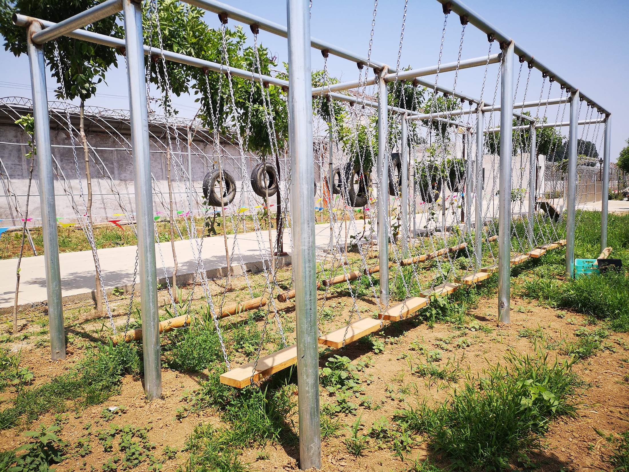 防恐特训,应急演练,安全防范,心理辅导为一体的综合性军事训练中心