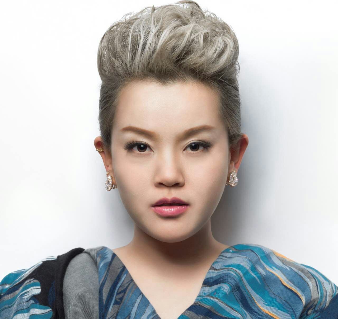 王晓娟;出生于河北省张家口市 a target="_blank" href="/item/张北县