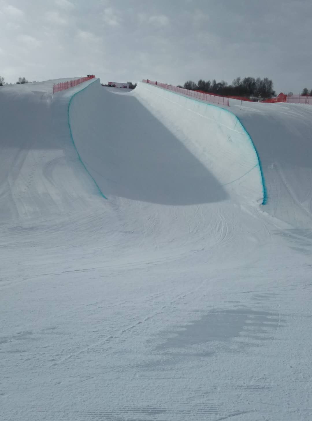 自由式滑雪u型场地