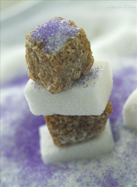  p>红糖(brown sugar)指带蜜的 a target="_blank" href="/item/甘蔗