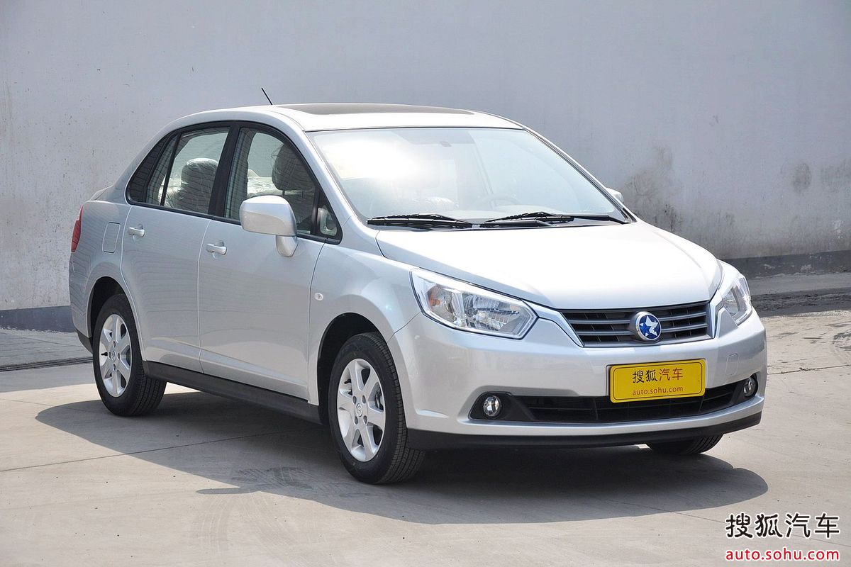 东风启辰品牌旗下首款车型-启辰d50在北京车展正式上市