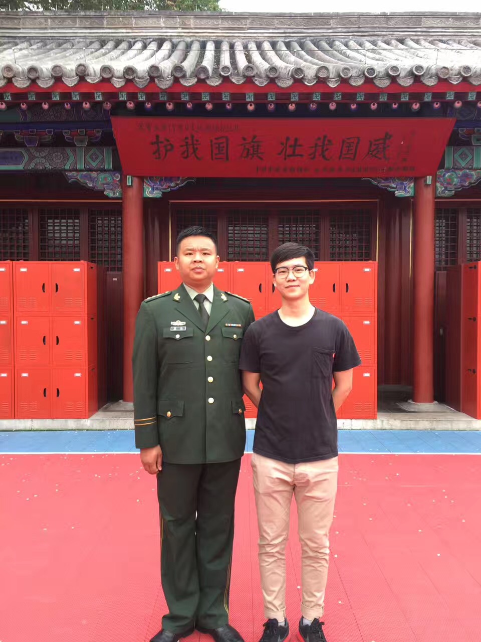 李小伟