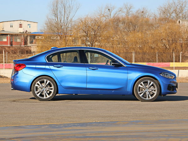 ">宝马汽车公司 /a>的车型系列,2015年,改款宝马1系在日内瓦车展亮相