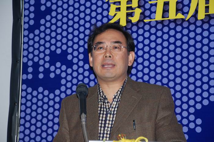  p>高长青,辽宁台安县人,1935年生,1955年他毕业于锦州商业会计学校