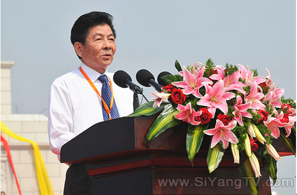 园位于中国杨树之乡,平原绿海之都,具有2000多年历史的泗水古国—— a