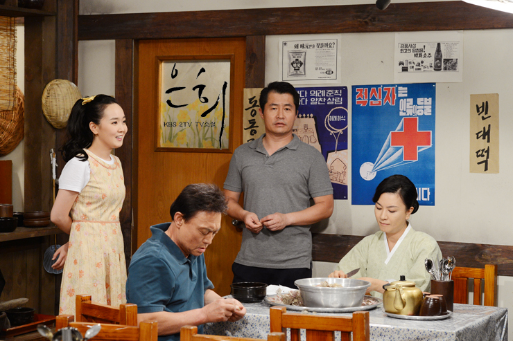  p>《恩熙》是韩国kbs2电视台于2013年06月24日起播出的日日剧,由韩哲