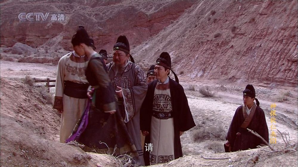 ">神探狄仁杰 /a>》里的角色,在第二部登场,原为八大军头的龙兴军头