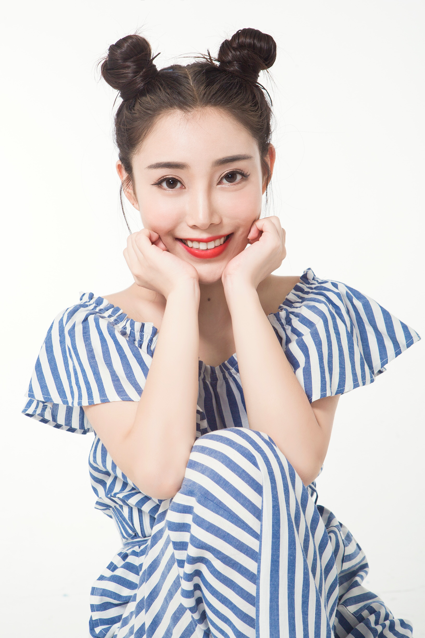  p>王子唯,1996年11月2日出生于吉林省吉林市,毕